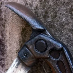 Epic Armoury Piolet GRV, Blanc -Promos Halloween Boutique piolet grv blanc 2